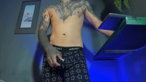 Snapshot of travistanner28 chatting on 10/22/25, 02:45 TRAV - INDEPENDENT MODEL online show from 10/22/25, 02:45