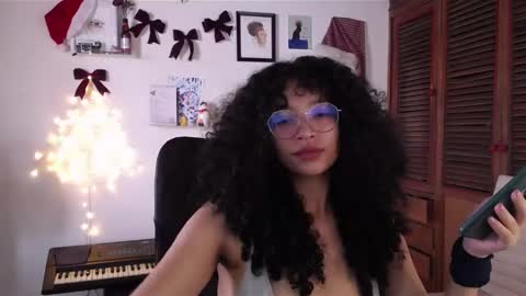 Snapshot of treasuresz chatting on 12/06/24, 05:22 Emily online show from 12/06/24, 05:22