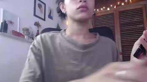 Snapshot of treasuresz chatting on 01/29/25, 03:37 Emily online show from 01/29/25, 03:37