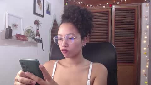 Snapshot of treasuresz chatting on 02/07/25, 05:29 Emily online show from 02/07/25, 05:29