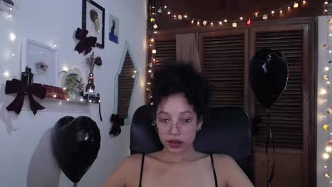 Snapshot of treasuresz chatting on 02/11/25, 06:11 Emily online show from 02/11/25, 06:11