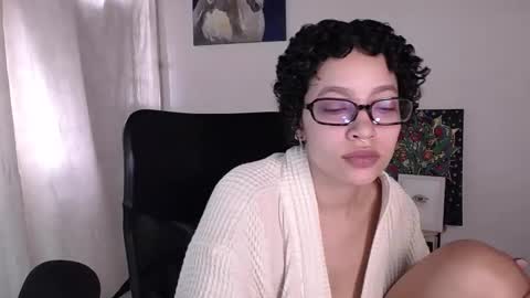 Snapshot of treasuresz chatting on 02/19/26, 08:49 Emily online show from 02/19/26, 08:49