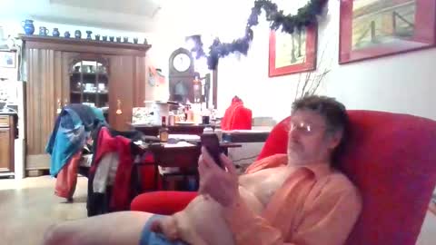 Snapshot of trebgeis1 chatting on 01/16/26, 05:28 trebgeis1 online show from 01/16/26, 05:28