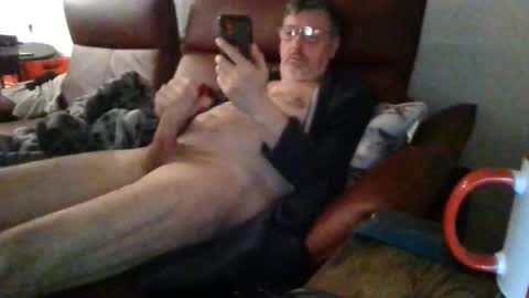 Snapshot of trebgeis1 chatting on 03/25/26, 04:40 trebgeis1 online show from 03/25/26, 04:40