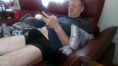 Snapshot of trebgeis1 chatting on 04/11/26, 11:03 trebgeis1 online show from 04/11/26, 11:03