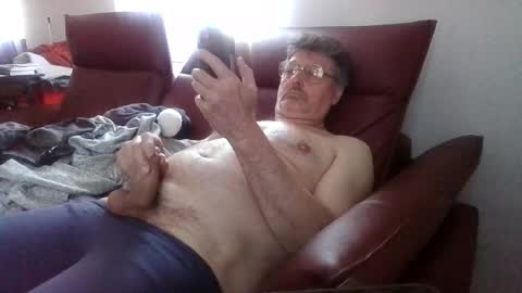 Snapshot of trebgeis1 chatting on 04/28/26, 04:34 trebgeis1 online show from 04/28/26, 04:34