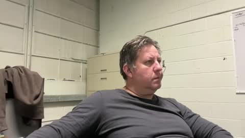 Snapshot of treborinthesky chatting on 11/16/25, 11:43 treborinthesky online show from 11/16/25, 11:43