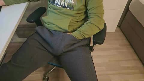 tree1989 online show from 01/05/25, 10:50