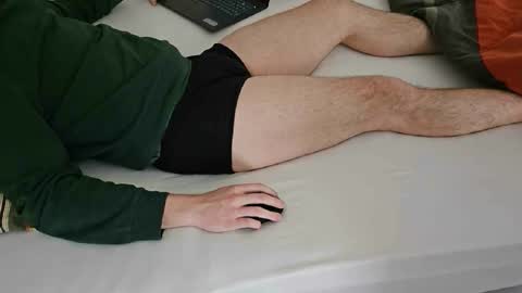 tree1989 online show from 01/12/25, 02:09