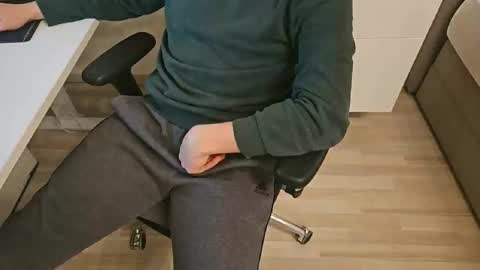 tree1989 online show from 02/03/25, 07:00