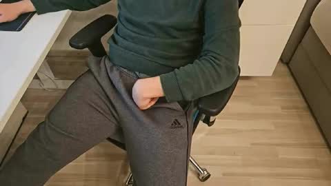 tree1989 online show from 02/03/25, 10:00