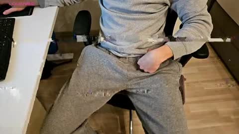 tree1989 online show from 03/22/26, 06:44