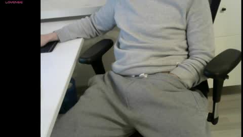 tree1989 online show from 03/26/26, 07:52