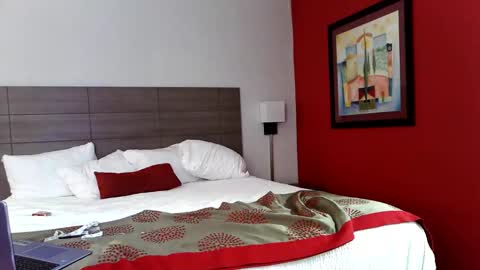 Snapshot of treeburner1 chatting on 12/20/25, 03:57 TreeBurner1 online show from 12/20/25, 03:57