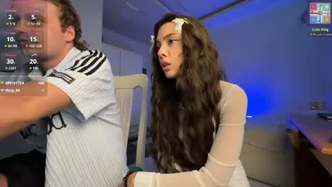 Sarah And Jon online show from 04/17/26, 05:43