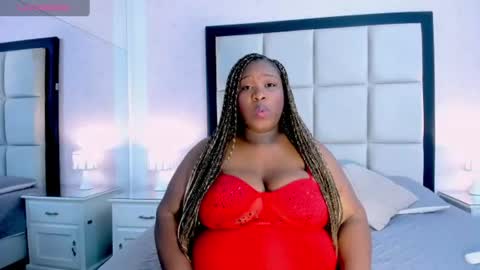 Snapshot of treisyvixen chatting on 06/19/26, 03:22 Treisy Vixen big ass online show from 06/19/26, 03:22