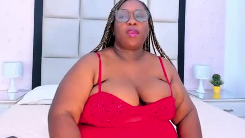 Snapshot of treisyvixen chatting on 06/25/26, 03:28 Treisy Vixen big ass online show from 06/25/26, 03:28
