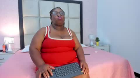 Snapshot of treisyvixen chatting on 06/28/26, 03:12 Treisy Vixen big ass online show from 06/28/26, 03:12