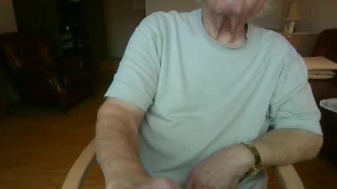 Snapshot of trekbeestje1 chatting on 11/30/25, 09:13 trekbeestje online show from 11/30/25, 09:13