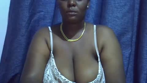 Snapshot of trendybootie chatting on 03/10/26, 12:26 trendybootie online show from 03/10/26, 12:26