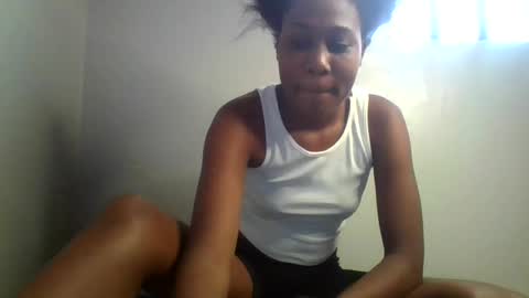 Snapshot of tresyamber chatting on 08/02/26, 06:34 tresyamber online show from 08/02/26, 06:34