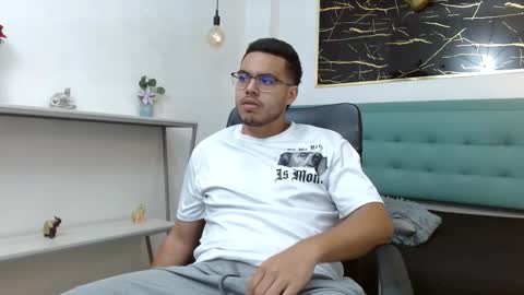 Snapshot of trevor_ash chatting on 02/13/26, 03:35 TREVOR online show from 02/13/26, 03:35