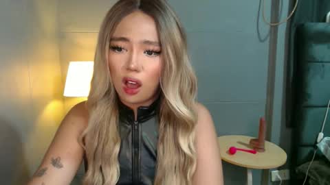 trexie_fucks15 online show from 11/04/25, 05:45