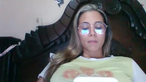 Snapshot of triana_bell chatting on 02/18/25, 01:43 triana_bell online show from 02/18/25, 01:43
