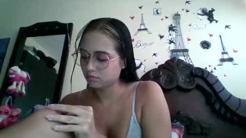 Snapshot of triana_bell chatting on 10/02/25, 05:31 triana_bell online show from 10/02/25, 05:31