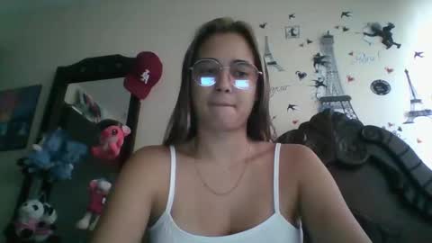 Snapshot of triana_bell chatting on 10/31/25, 03:24 triana_bell online show from 10/31/25, 03:24