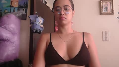 Snapshot of triana_bell chatting on 04/28/26, 05:40 triana_bell online show from 04/28/26, 05:40