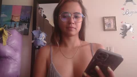 Snapshot of triana_bell chatting on 04/29/26, 05:17 triana_bell online show from 04/29/26, 05:17