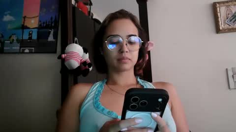 Snapshot of triana_bell chatting on 06/07/26, 04:00 triana_bell online show from 06/07/26, 04:00