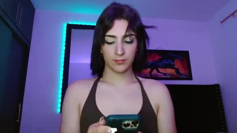 triana_damelio online show from 09/30/25, 02:33