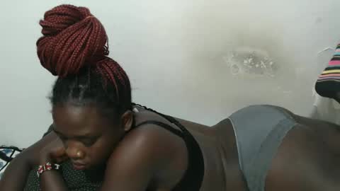 Snapshot of triceeyy chatting on 11/12/25, 08:26 Tracy online show from 11/12/25, 08:26