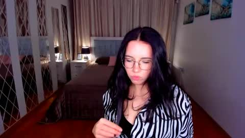 TriciaDaisy online show from 05/11/26, 04:37