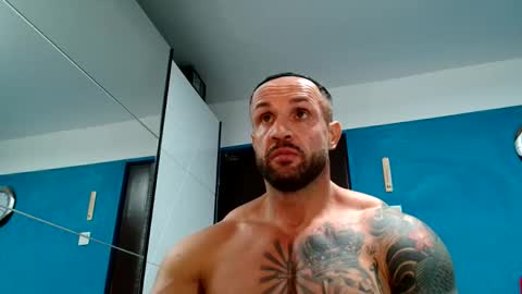 Snapshot of tridentmuscles chatting on 10/10/25, 10:42 tridentmuscles online show from 10/10/25, 10:42