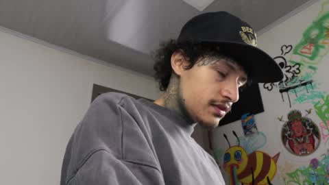 - trieone online show from 03/27/26, 02:39