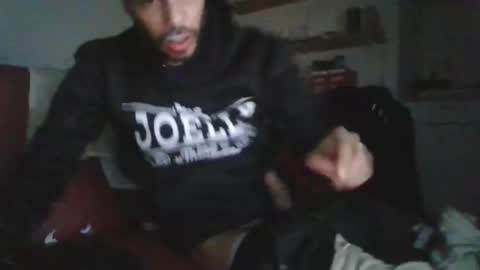 Snapshot of triestjoe chatting on 04/01/26, 02:01 triestjoe online show from 04/01/26, 02:01