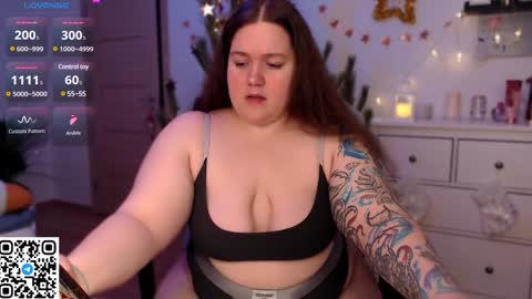 Snapshot of trinititi chatting on 12/16/24, 06:16 Tina online show from 12/16/24, 06:16