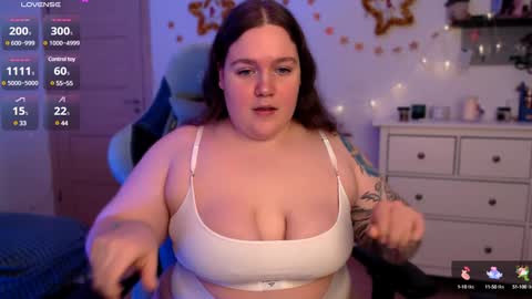 Snapshot of trinititi chatting on 01/08/25, 05:15 Tina online show from 01/08/25, 05:15