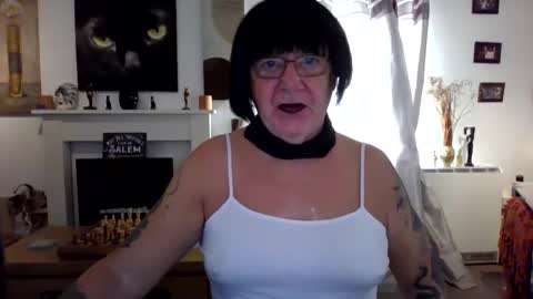 Snapshot of trinity1011 chatting on 10/27/25, 07:56 trinity1011 online show from 10/27/25, 07:56