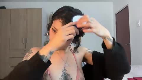 Snapshot of trinitysecrets chatting on 03/02/25, 07:45 trinitysecrets online show from 03/02/25, 07:45