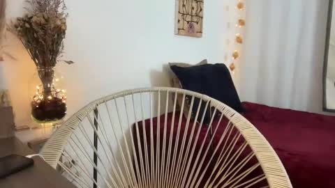 Snapshot of trinitysecrets chatting on 11/18/25, 06:01 trinitysecrets online show from 11/18/25, 06:01