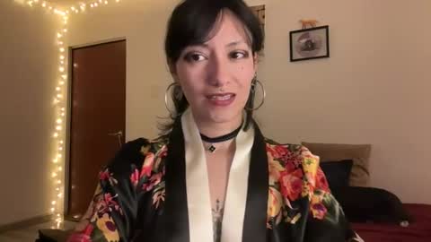 Snapshot of trinitysecrets chatting on 04/06/26, 07:37 trinitysecrets online show from 04/06/26, 07:37