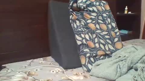 Raaz keeps ur Raaz online show from 10/17/25, 06:54