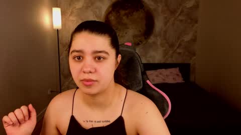 Snapshot of trisha_moore chatting on 05/02/26, 01:32 Trisha online show from 05/02/26, 01:32