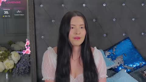 Snapshot of trisha_winslet chatting on 01/12/25, 03:36 trisha_winslet online show from 01/12/25, 03:36