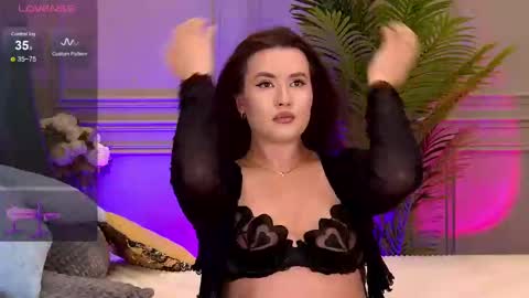 Snapshot of trisha_winslet chatting on 02/10/25, 09:14 trisha_winslet online show from 02/10/25, 09:14