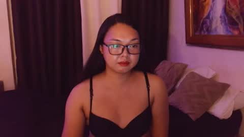 Snapshot of trishakera chatting on 04/13/26, 12:21 trisha online show from 04/13/26, 12:21